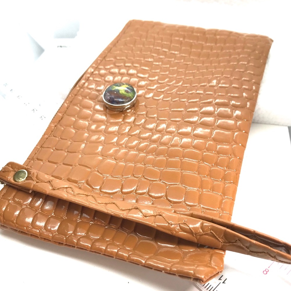 Clutch purse wristlet with Handmade 20mmSnap